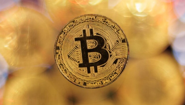 Bitcoin Faces Resistance as Bottom Signal Builds