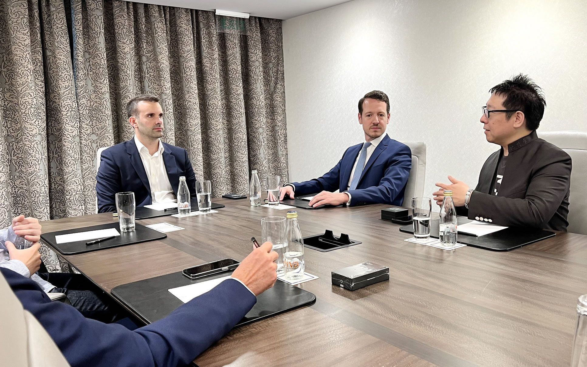 Биткойн-магнаты собрались в Черногории для обсуждения вопроса о выпуске Hydro BTC-облигаций