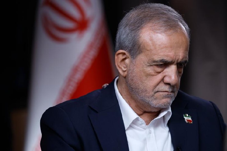 Bitcoin, stocks rise, oil slides, after report of Iran's willingness to end conflict