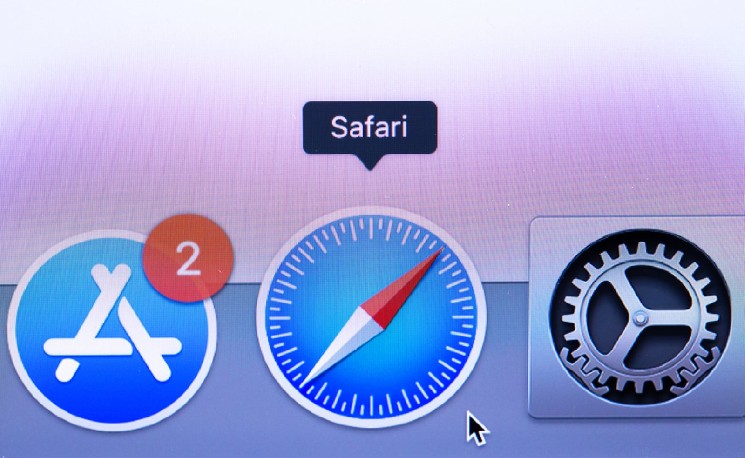 'Visit Website and Lose Your Crypto': Ledger Exec Issues Warning About Safari Attack