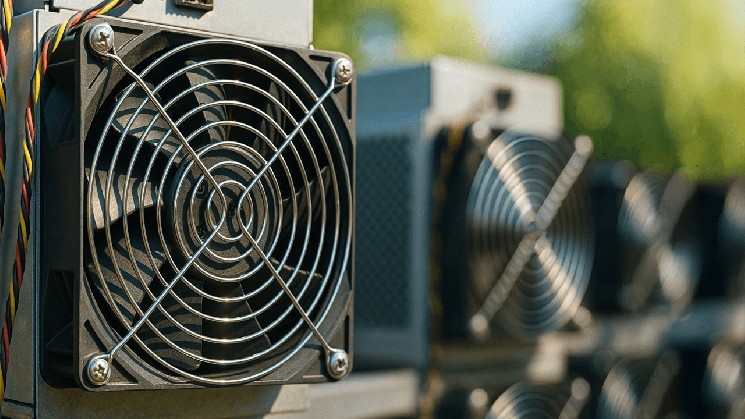 Канадский биткойн шахтер Pow.re для приобретения швейцарской фирмы Block Green