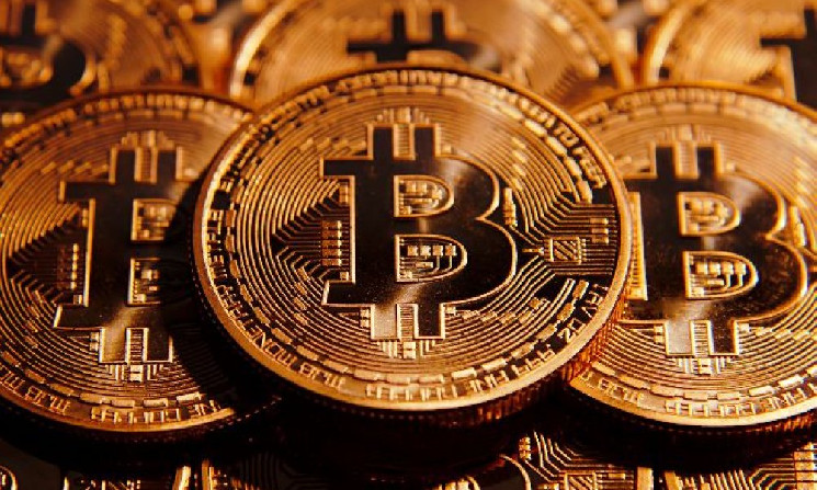 Биткоин взлетел выше 57 000 долларов