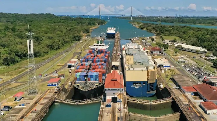 Мэр города Панама предложил оплачивать услуги прохода судов через Панамский канал в биткоинах