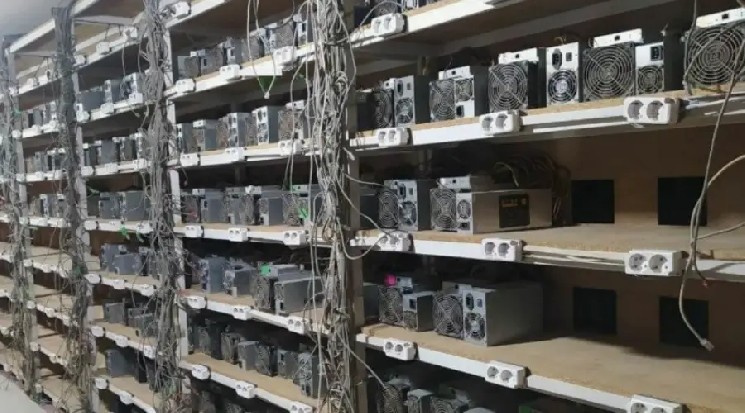 В России обнаружили нелегальную майнинг-ферму на сельхозпредприятии В России обнаружили нелегальную майнинг-ферму на сельхозпредприятии