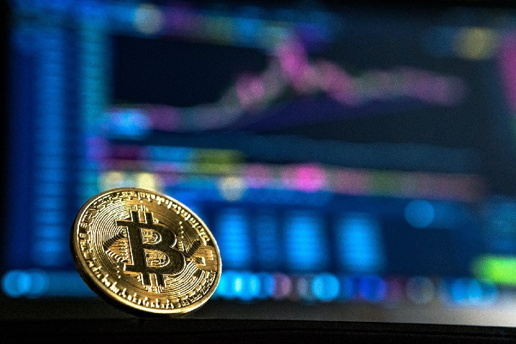 Биткойн на грани? Аналитик прогнозирует, что рост открытого интереса может сигнализировать о 20%-ной коррекции цен Биткойн на грани? Аналитик прогнозирует, что рост открытого интереса может сигнализировать о 20%-ной коррекции цен