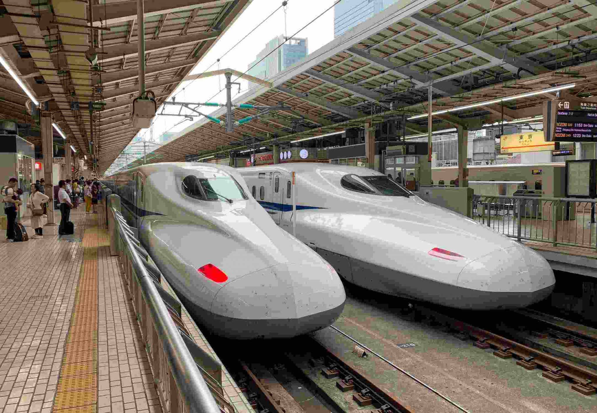 Japan speed. Японские поезда Синкансэн. Высокоскоростные поезда Японии Синкансэн. Поезд Синкансэн в Японии. Поезд Токио Синкансен.