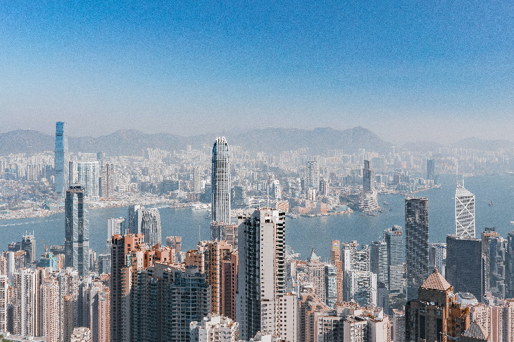 Гонконг теперь рассматривает спотовые крипто-ETF для розничных инвесторов: Bloomberg