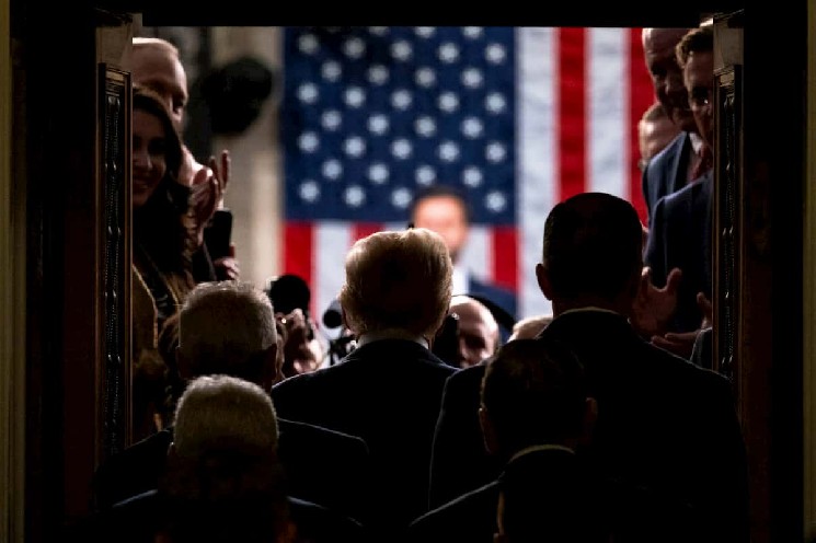 «Банга Трампа… дала ему много крипто», - говорит эксперт; Инсайдеры поддерживают биткойны?