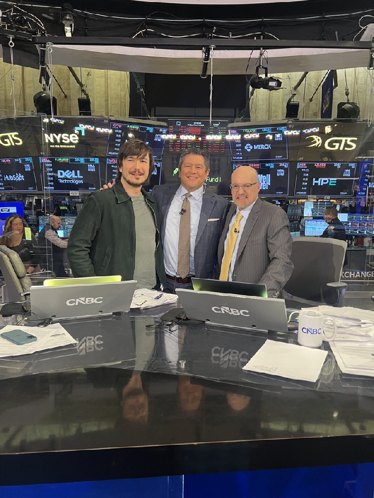 Robinhood Launches Platinum Card, Dividend Feature in Product Push