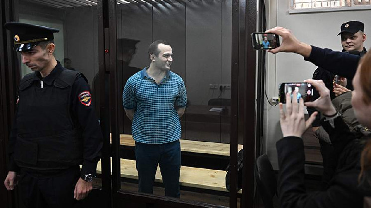 Биткоины бывшего следователя Тамбиева начали передавать государству