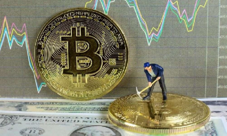 Биткоин упал на 10% с 29 июля, индекс DOW также снижается Биткоин упал на 10% с 29 июля, индекс DOW также снижается