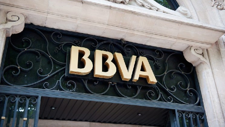 Испания BBVA советует клиентам инвестировать до 7% портфеля в BTC, ETH: Reuters