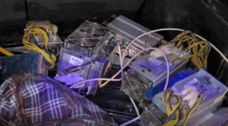 В Иркутской области задержали похитителей майнингового оборудования В Иркутской области задержали похитителей майнингового оборудования