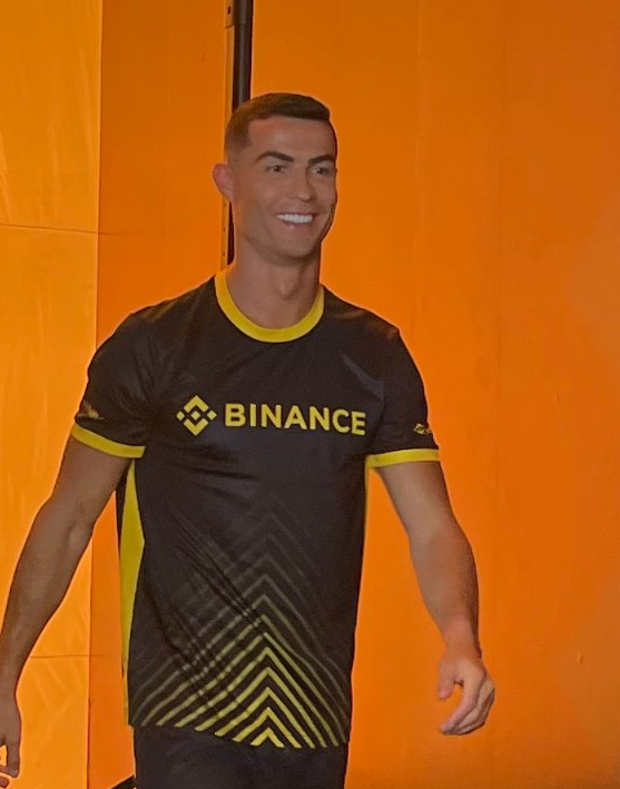 Order Cristiano Ronaldo Binance Jersey