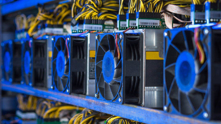 Un défenseur de Bitcoin affirme que la rigidité des appareils ASIC rend l’implication de l’IA peu probable pour les mineurs de Bitcoin