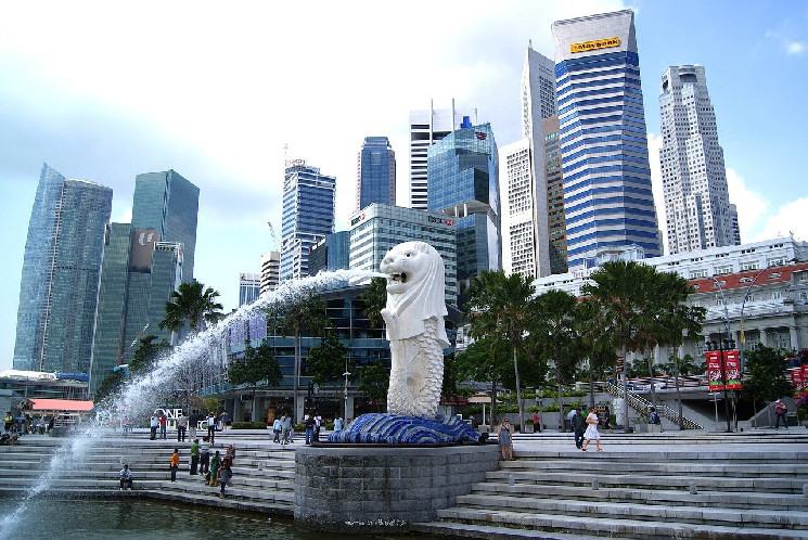 MAS Сингапура отрицает листинг биткойн-спотовых ETF, розничные инвесторы все еще могут получить доступ к американским ETF
