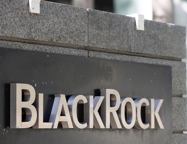 BlackRock обновляет заявку на ETF: собрано 100 000 долларов США