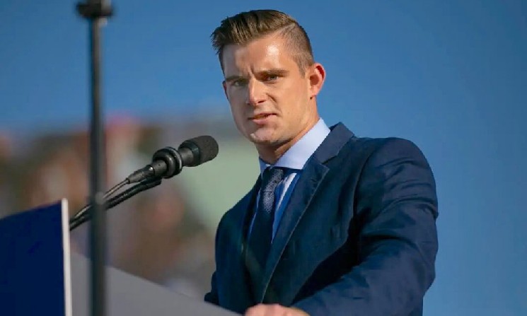 Бывший директор по криптовалютам Белого дома Бо Хайнс назначен советником Tether Бывший директор по криптовалютам Белого дома Бо Хайнс назначен советником Tether