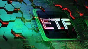 Институциональные притоки усиливаются: спотовые BTC-ETF привлекли $239,9 млн, ETH-ETF — ещё $12,5 млн