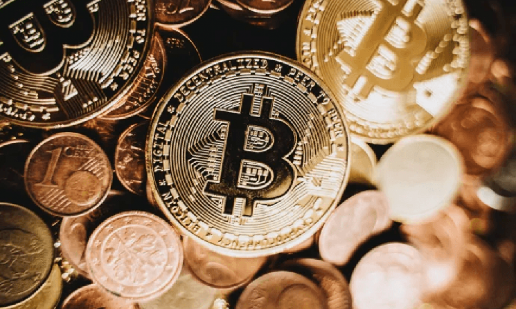 Биткоин удерживается на уровне $83 000, ZEC теряет 12%, а цены на нефть снова растут