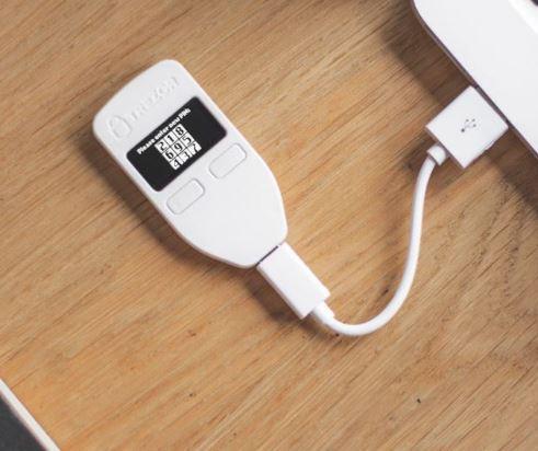 Las mejores billeteras criptográficas de hardware (Revisión completa 2022) 5