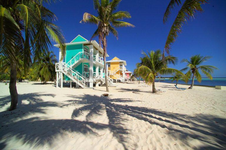 На Каймановых островах предлагают гражданство за Биткоин