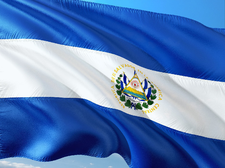 Биткойн трансформирует экономику Сальвадора: официальное принятие, инвестиционный бум и достижения в криптовалютном законодательстве