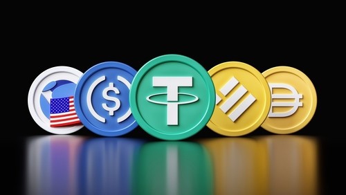 Crypto News Today: Стабкоин законопроект придерживается, когда демократы вызывают обеспокоенность по поводу личных крипто -интересов Трампа