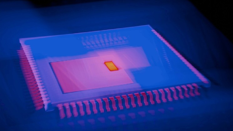 China Launches Blockchain Chip While Keeping Its Crypto Ban Firm