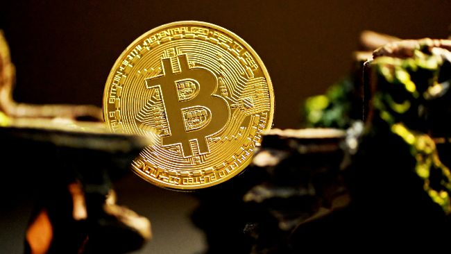 Bitcoin Sits 45% Below Its Peak As Short Sellers Absorb $276M In Losses