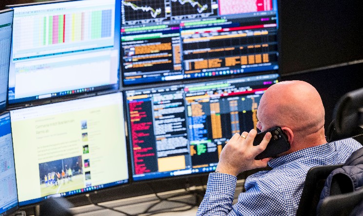 Solana XRP ETFs take different paths as crypto investors pile in