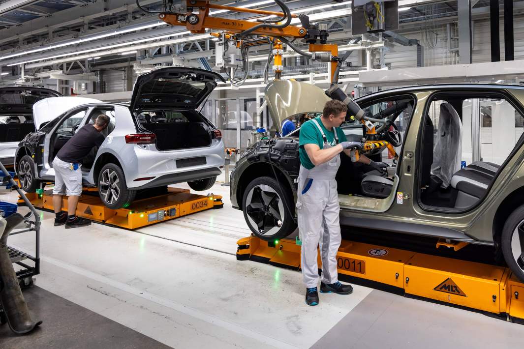 Автомобильный завод в Германии 